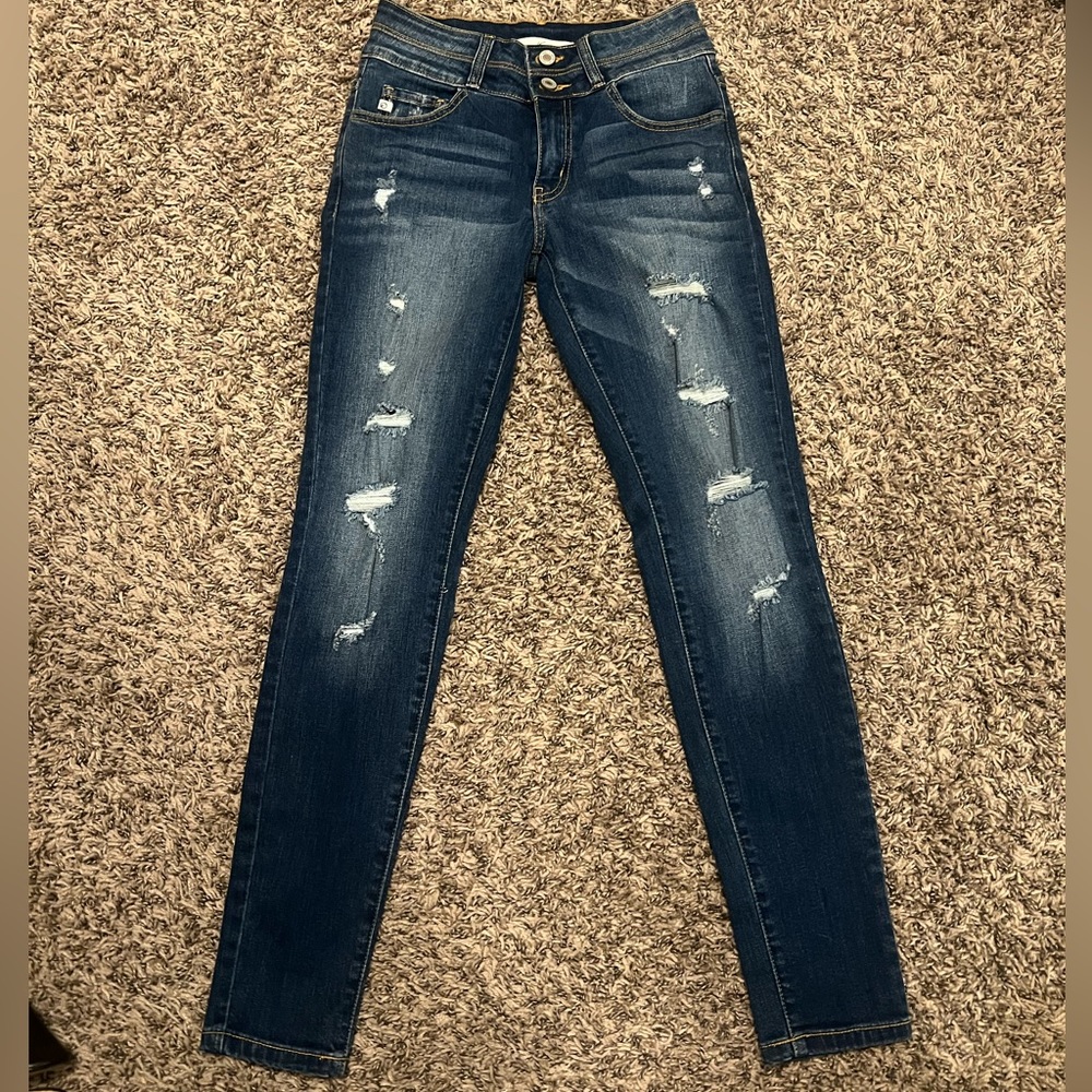 KanCan two-button + zipper skinny high-waist jeans.